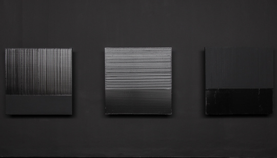 De d. à g. : Peinture 130 x 130 cm, 3 mars 2012 ; Peinture 130 x 130 cm, 5 mars 2012 ; Peinture 130 x 130 cm, 6 mars 2012